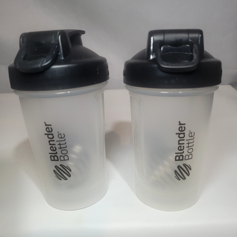 Two 20 oz Clssic V2 Blender Bottles w/ Lids and Blender Ball Whisks